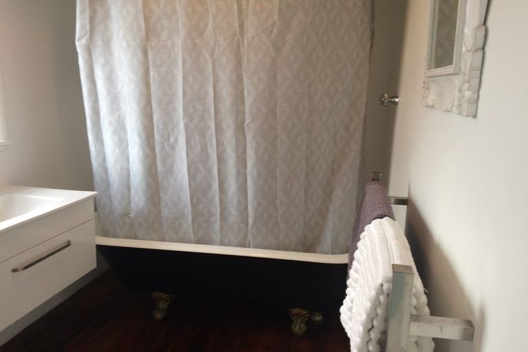 Photo of property in 18 Beach Street, Petone, Lower Hutt, 5012