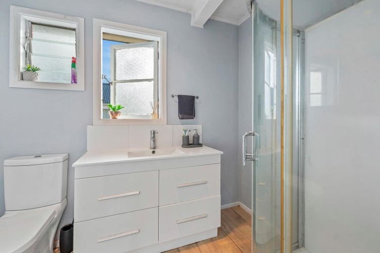 Photo of property in 2 Neil Road, Fairy Springs, Rotorua, 3015