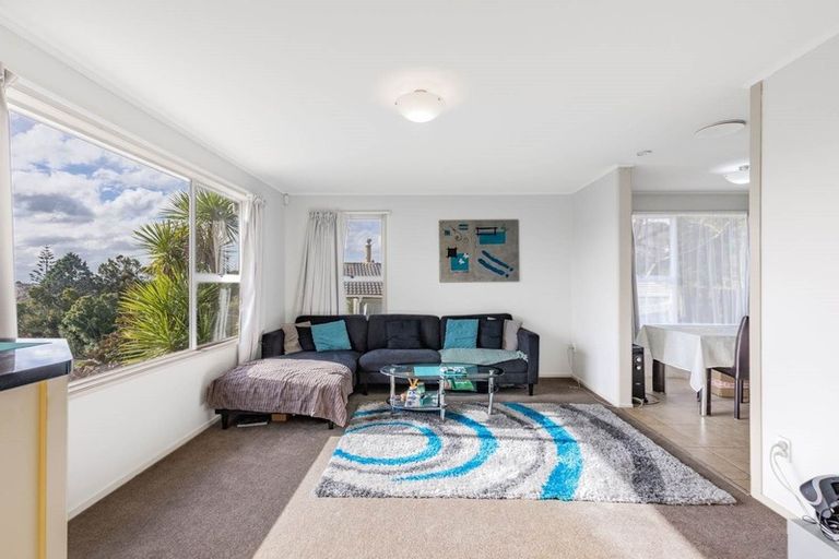 Photo of property in 9 Kilcar Place, Massey, Auckland, 0614