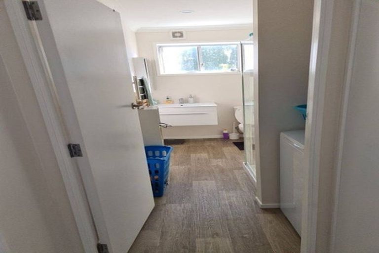 Photo of property in 71j Randwick Crescent, Moera, Lower Hutt, 5010