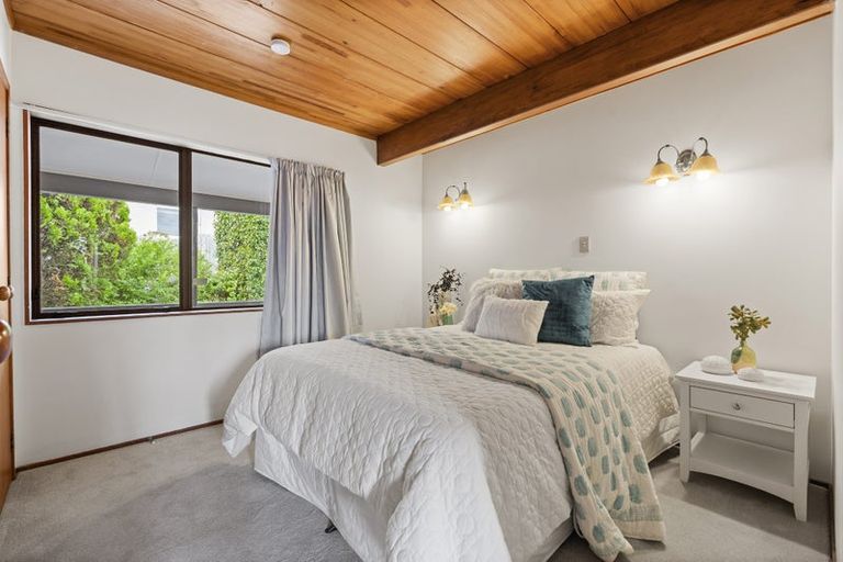 Photo of property in 26 Pacific Parade, Army Bay, Whangaparaoa, 0930