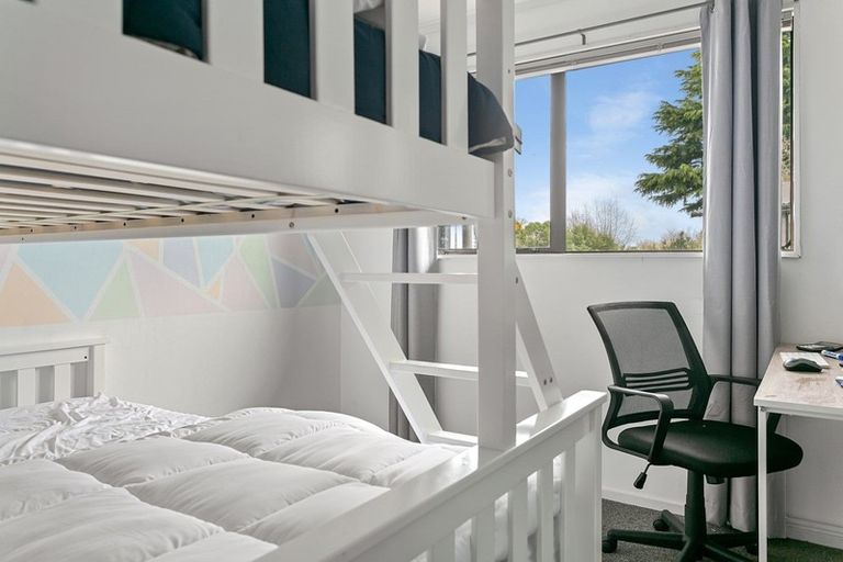 Photo of property in 90 Taharepa Road, Hilltop, Taupo, 3330