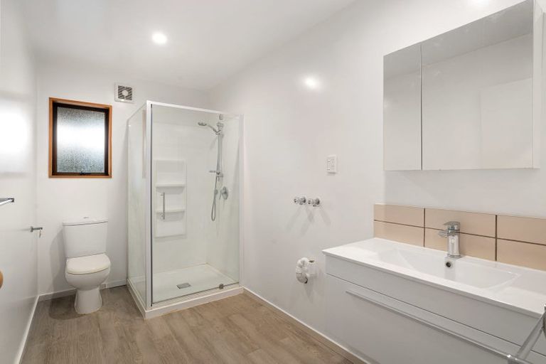 Photo of property in 8 Larch Place, Wanaka, 9305