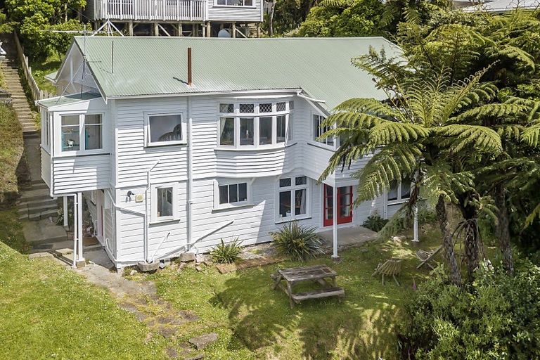 Photo of property in 79a Mills Road, Brooklyn, Wellington, 6021