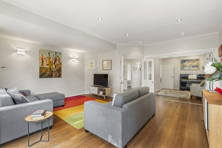 Photo of property in 30 Burnham Street, Seatoun, Wellington, 6022