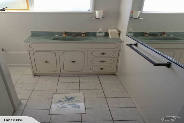 Photo of property in 2/38b Manuka Road, Glenfield, Auckland, 0629