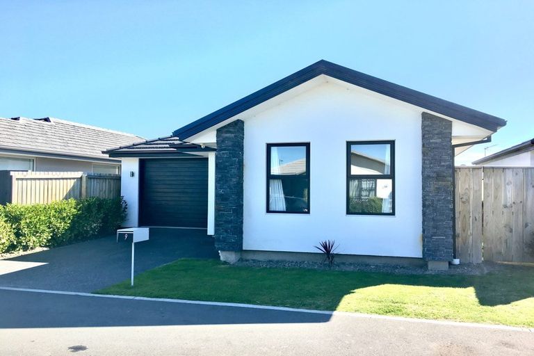 Photo of property in 9 Capil Court, Halswell, Christchurch, 8025