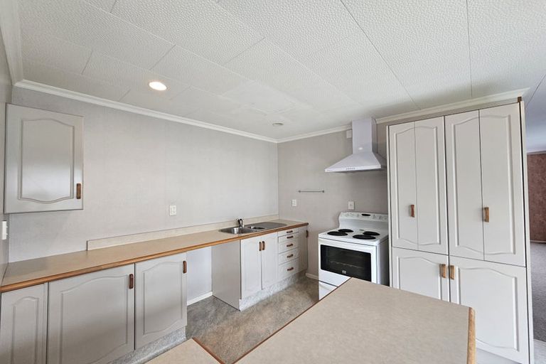 Photo of property in 8a Busby Place, Awapuni, Palmerston North, 4412