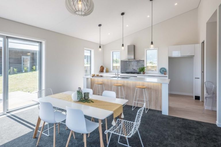 Photo of property in 1 Lamont Place, Waikanae, 5036