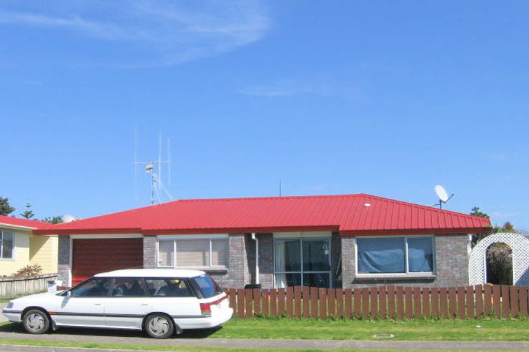 Photo of property in 1 Mardi Place, Mount Maunganui, 3116