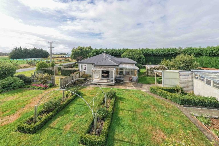 Photo of property in 15 Thornbury Waimatuku Road, Waimatuku, Riverton, 9883
