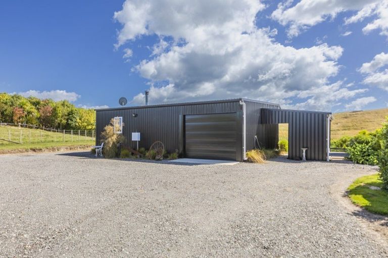 Photo of property in 22 Highlands Drive, Waipawa, 4277
