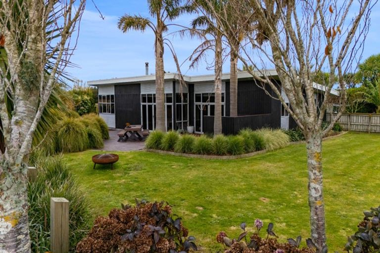 Photo of property in 82 Mawhitiwhiti Road, Normanby, Hawera, 4675
