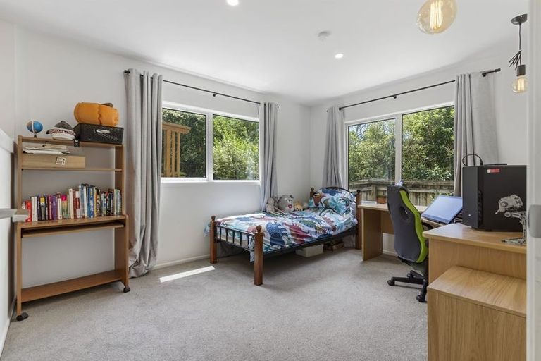 Photo of property in 9a Mirage Place, Beach Haven, Auckland, 0626