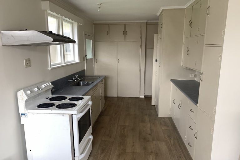 Photo of property in 28 Galway Avenue, Hokowhitu, Palmerston North, 4410