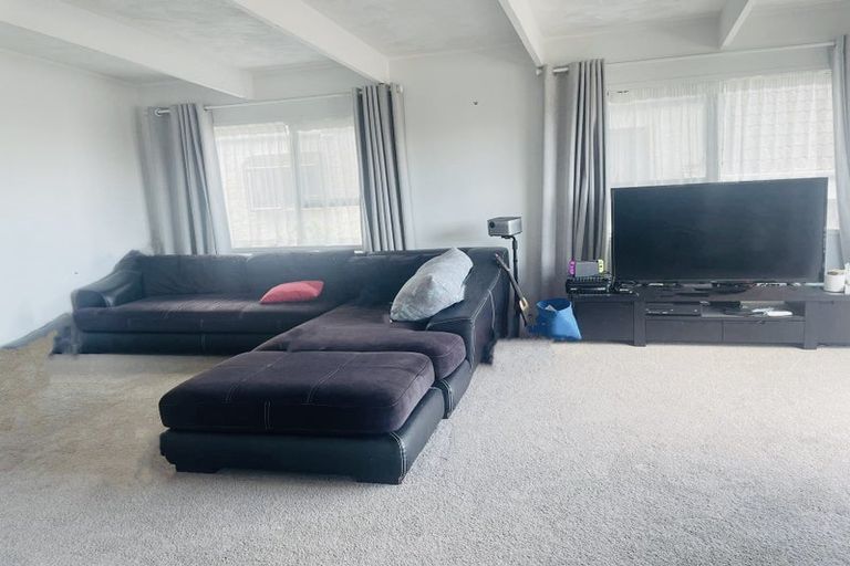 Photo of property in 2/55 Aberdeen Road, Castor Bay, Auckland, 0620