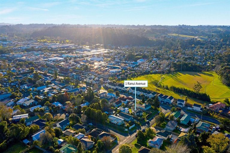 Photo of property in 1 Ranui Avenue, Ranui, Auckland, 0612
