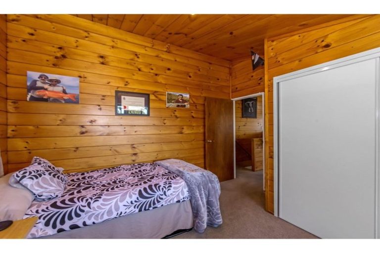 Photo of property in 1394 Whangaparaoa Road, Army Bay, Whangaparaoa, 0930