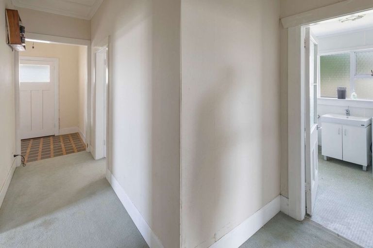 Photo of property in 34 High Street West, Waitara, 4320