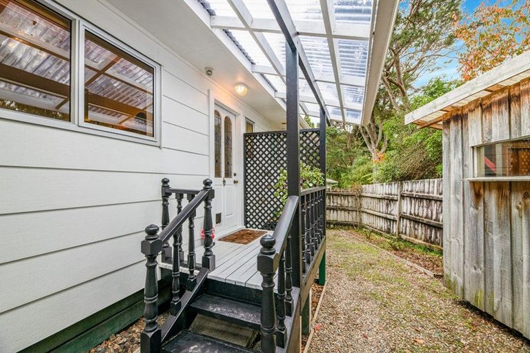 Photo of property in 1/22 Wirihana Road, Titirangi, Auckland, 0604