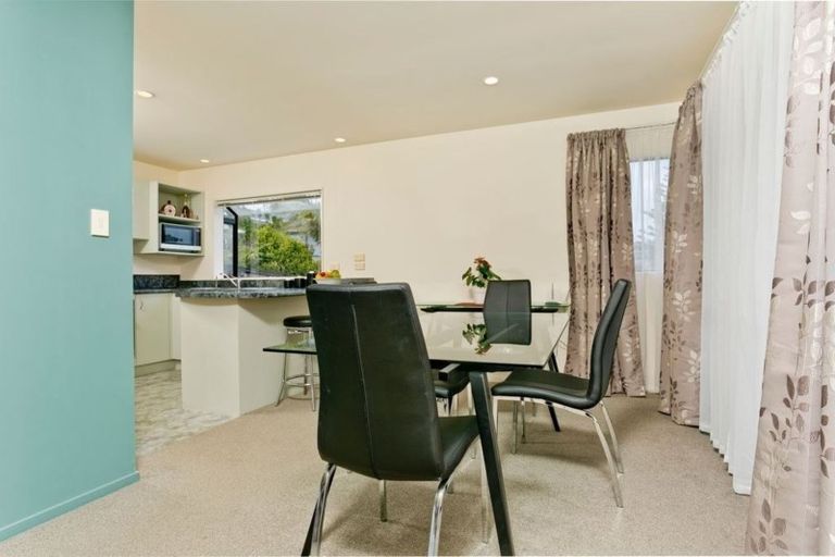 Photo of property in 2/19 Sapphire Place, Bayview, Auckland, 0629