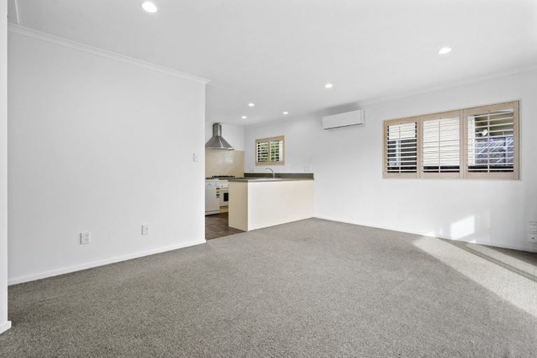 Photo of property in 18 Oxford Street, Fairfield, Hamilton, 3214
