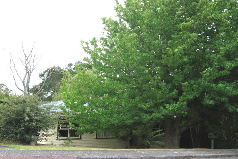 Photo of property in 22 Beswick Place, Birkdale, Auckland, 0626