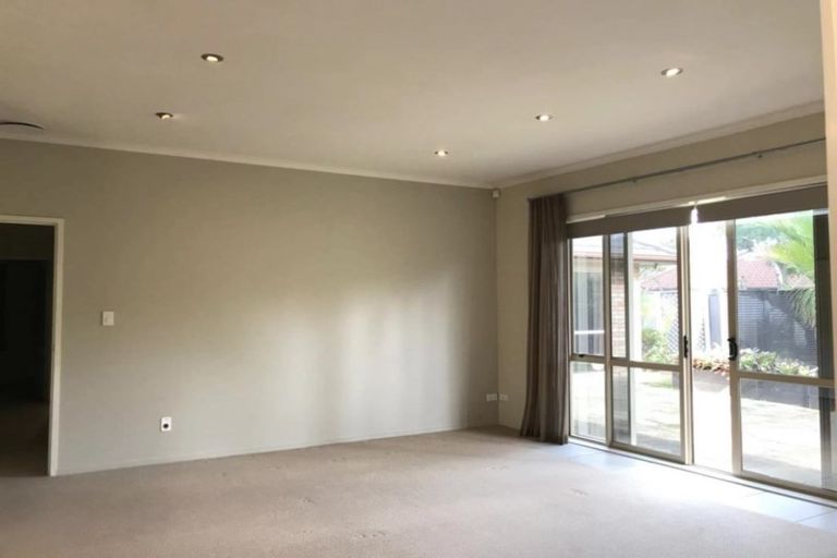 Photo of property in 3 Stornaway Drive, Flat Bush, Auckland, 2016