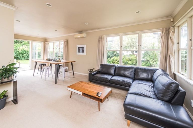 Photo of property in 38 Parsons Street, Saint Johns Hill, Whanganui, 4501