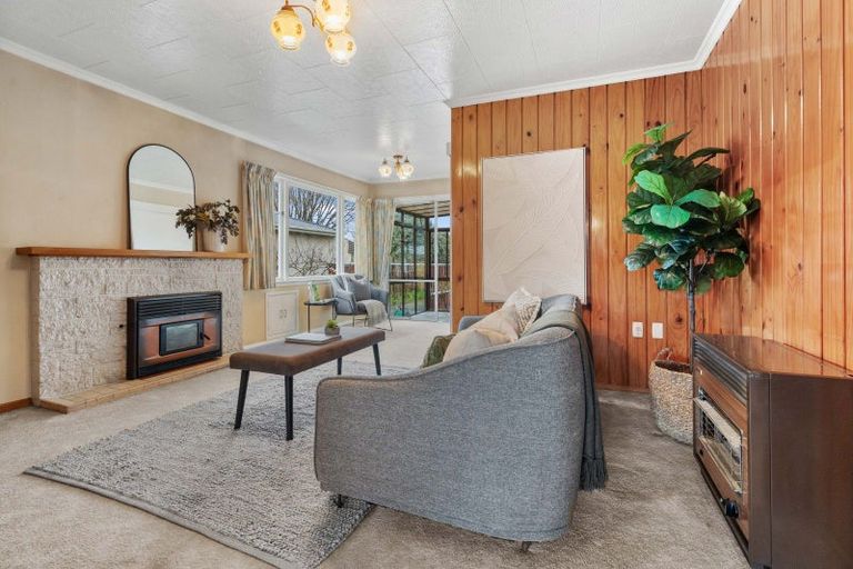 Photo of property in 12 Armstrong Avenue, Carterton, 5713