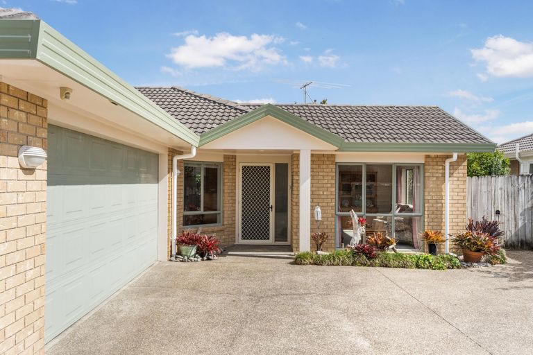 Photo of property in 2/3 Inagh Close, Dannemora, Auckland, 2016