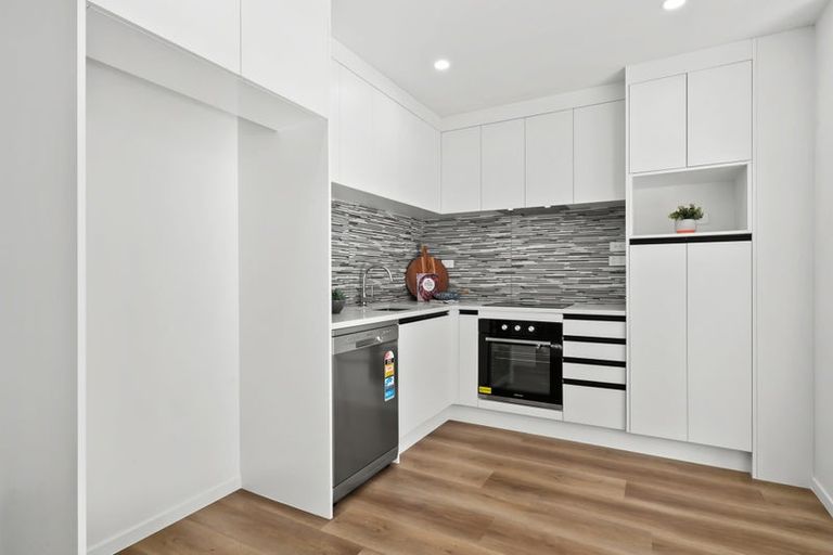 Photo of property in 13 Miles Avenue, Papatoetoe, Auckland, 2025