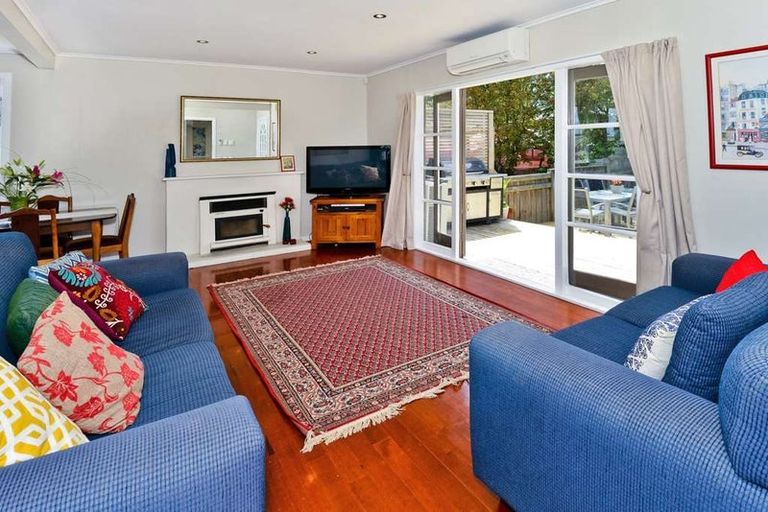 Photo of property in 1/276 Rangatira Road, Beach Haven, Auckland, 0626