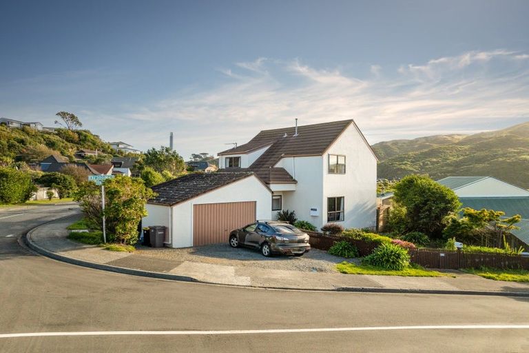 Photo of property in 1 Atwood Grove, Churton Park, Wellington, 6037