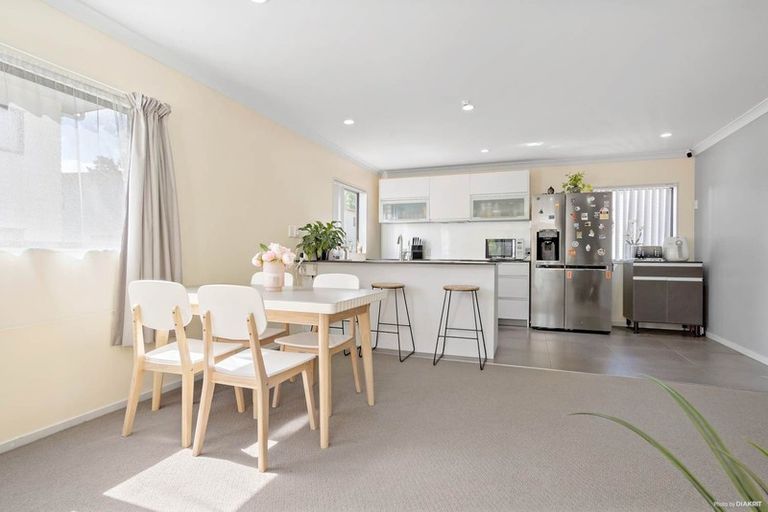 Photo of property in 10/46 Carlos Drive, Flat Bush, Auckland, 2016