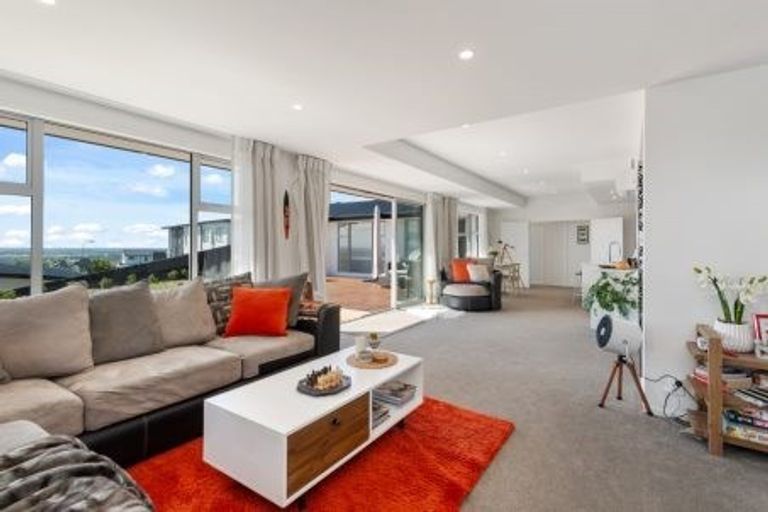 Photo of property in 94 Ravensdale Rise, Westmorland, Christchurch, 8025