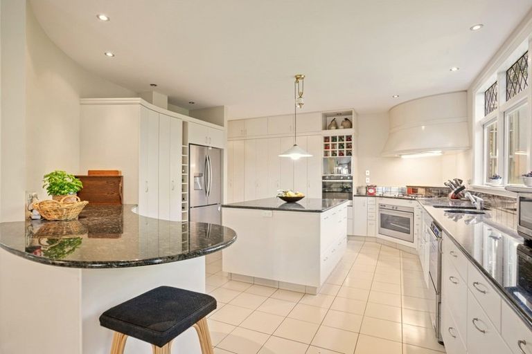 Photo of property in 214 Main Road South, Raumati South, Paraparaumu, 5032