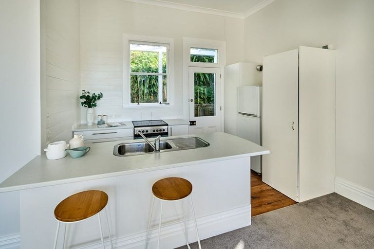 Photo of property in 32 Maarama Crescent, Aro Valley, Wellington, 6021