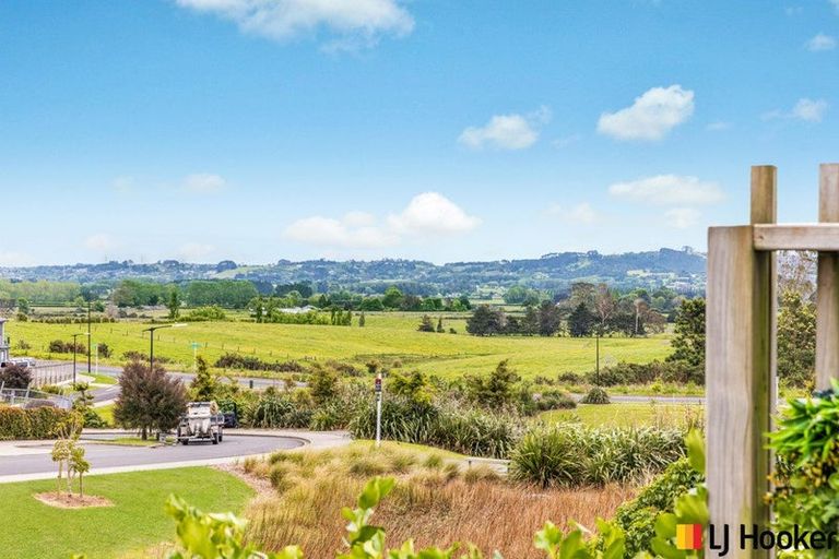 Photo of property in 11 Kapuarangi Lane, Papakura, 2110
