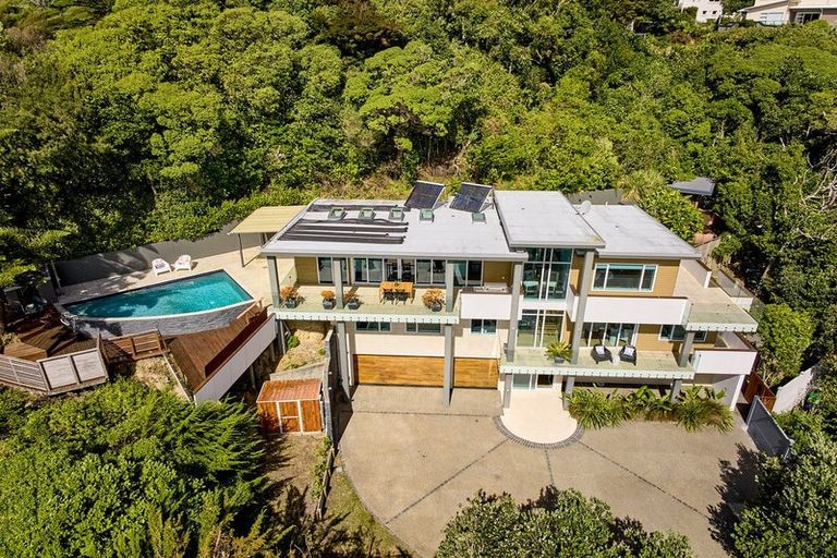 Photo of property in 300b Paremata Road, Whitby, Porirua, 5381