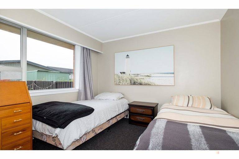 Photo of property in 1 Oxford Street, Waimate, 7924