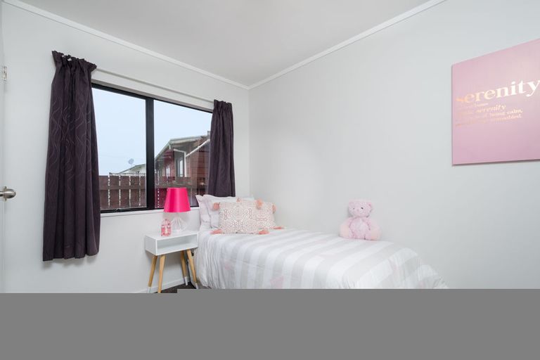 Photo of property in 5 Posa Avenue, Henderson, Auckland, 0612