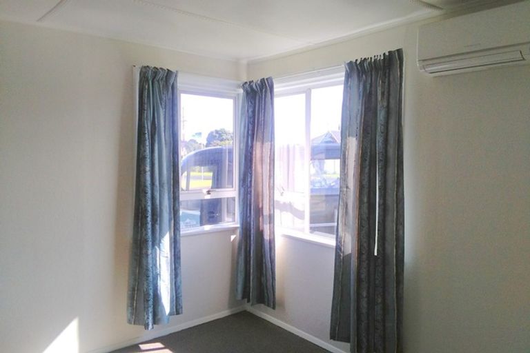 Photo of property in 16 Carey Street, Waitara, 4320
