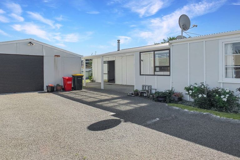 Photo of property in 8a Holben Parade, Foxton Beach, Foxton, 4815