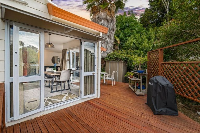 Photo of property in 2/26 Beaudine Avenue, Glenfield, Auckland, 0629