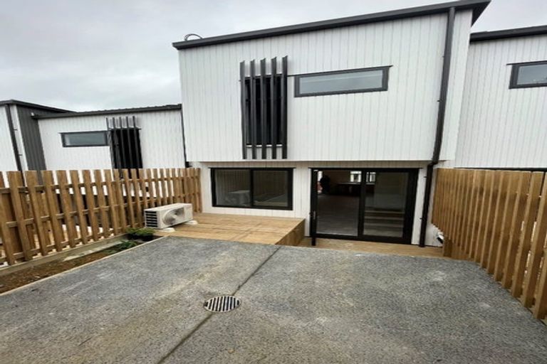 Photo of property in 4/23 Middleton Road, Johnsonville, Wellington, 6037