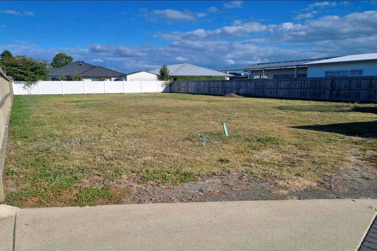 Photo of property in 7 Karearea Drive, Coastlands, 3120