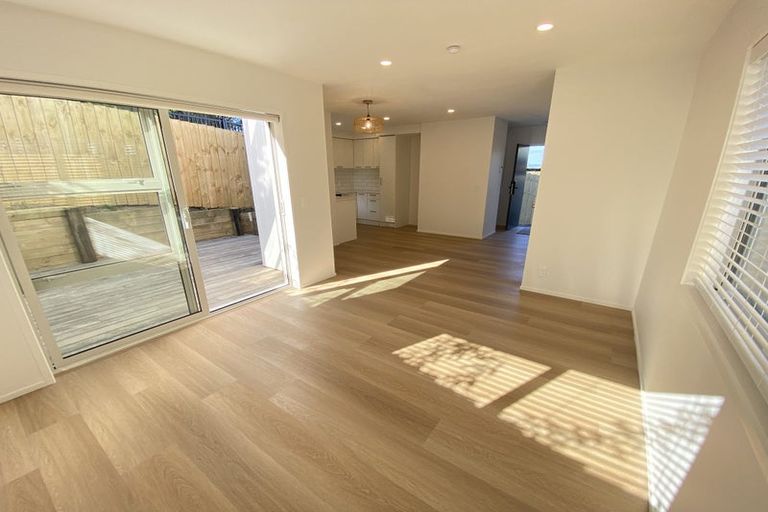 Photo of property in 119b Lynn Road, Bayview, Auckland, 0629