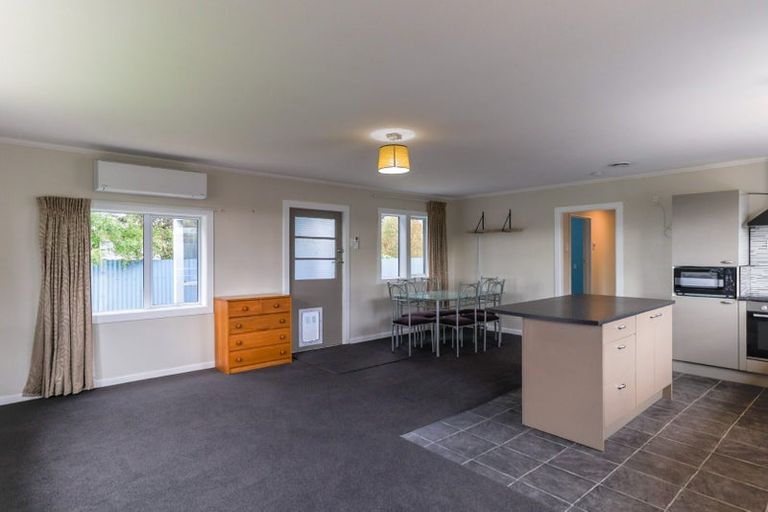 Photo of property in 30 Kilmarnock Street, Wallacetown, 9816