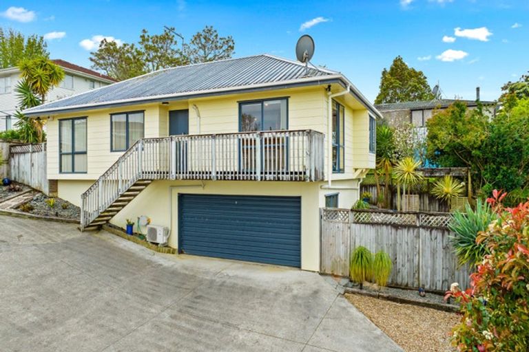 Photo of property in 2/301 Sunset Road, Sunnynook, Auckland, 0632